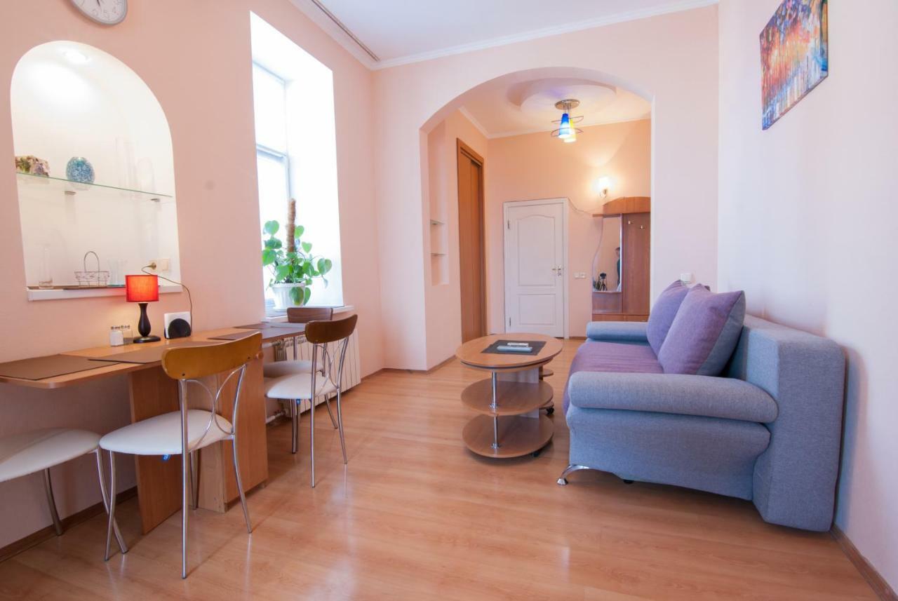 Home Hotel Apartments On Mykhailivska Square - Kiev المظهر الخارجي الصورة