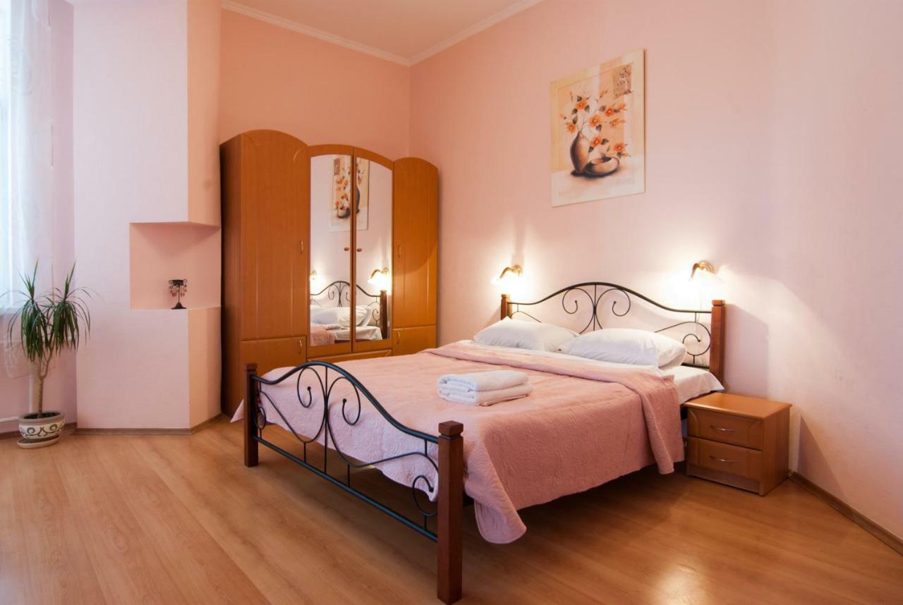 Home Hotel Apartments On Mykhailivska Square - Kiev المظهر الخارجي الصورة