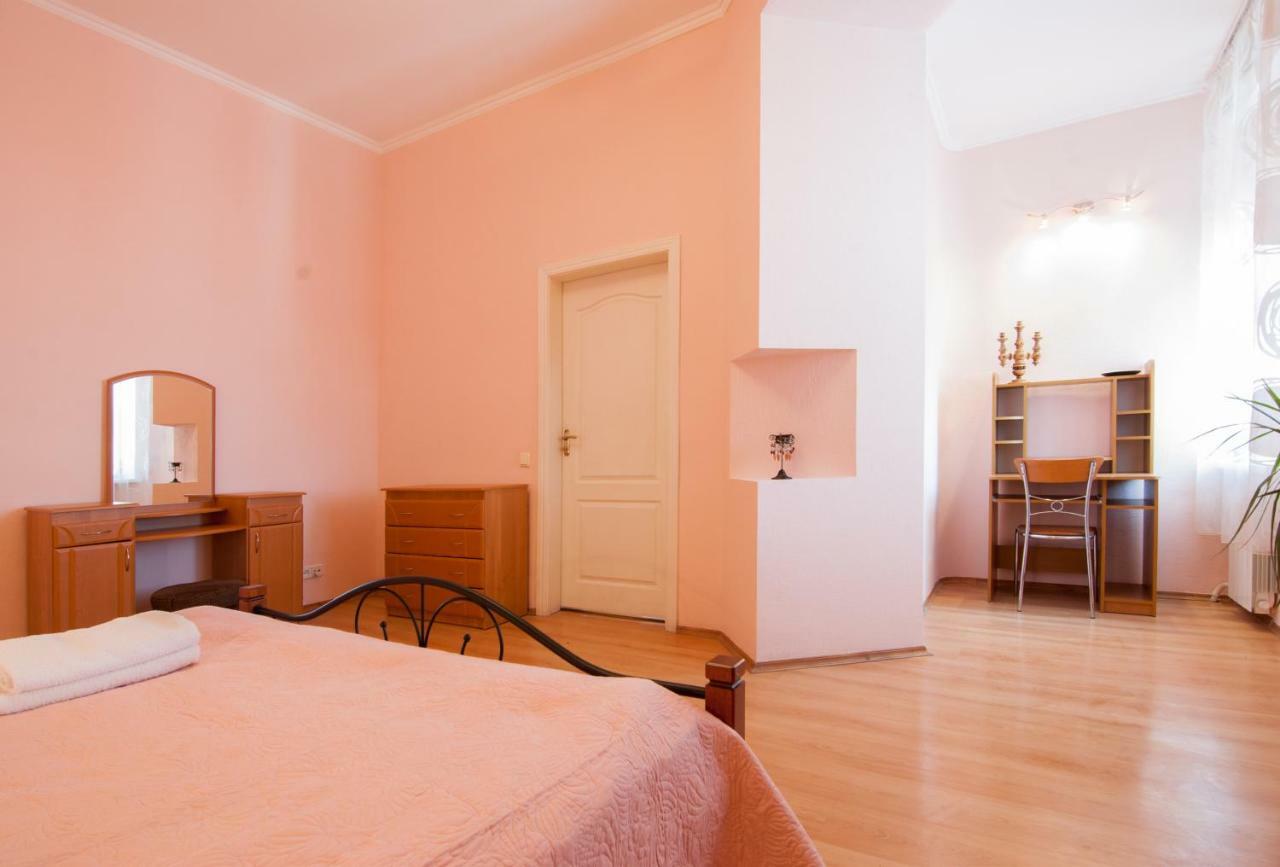 Home Hotel Apartments On Mykhailivska Square - Kiev المظهر الخارجي الصورة